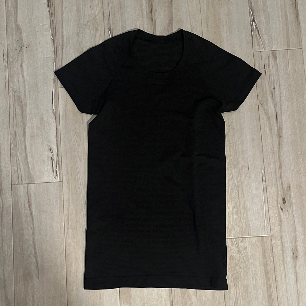 lululemon athletica Black Short Sleeve Tee